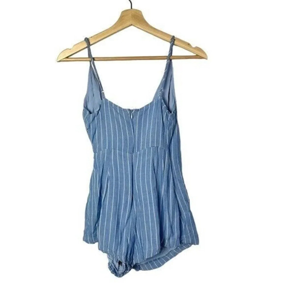 Lulu's At The Seashore Light Blue Wrap Romper XS - Picture 3 of 5